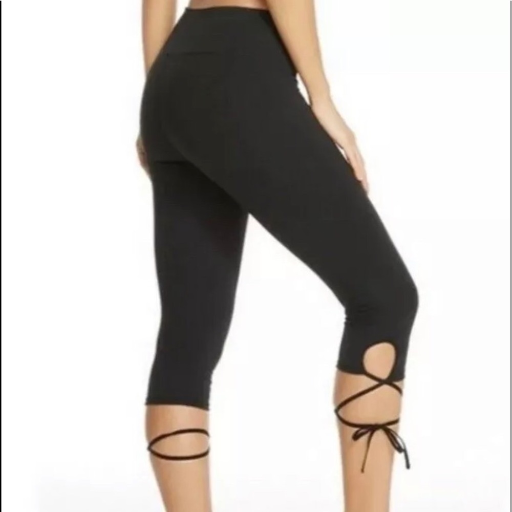 Large Fabletics leggings with ties. ( LL33)